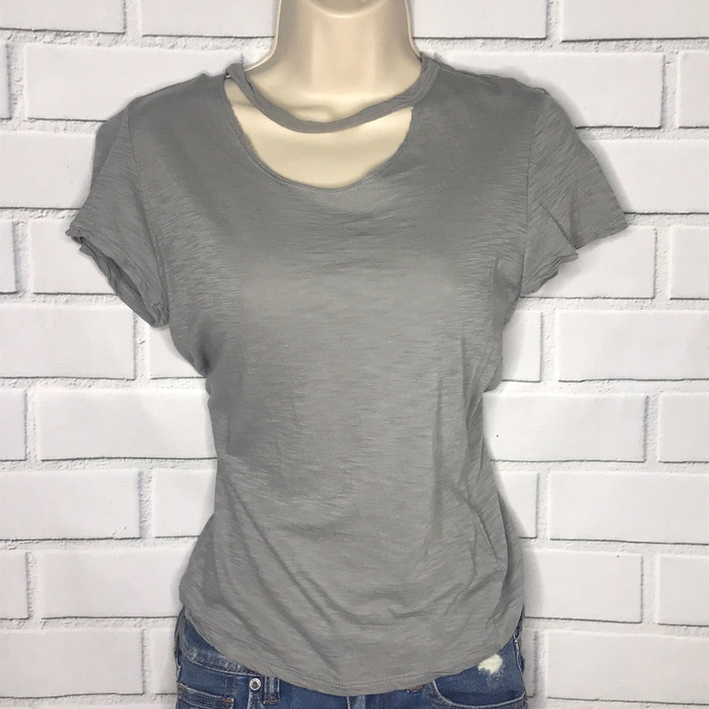 XS forever 21 distressed neck tee